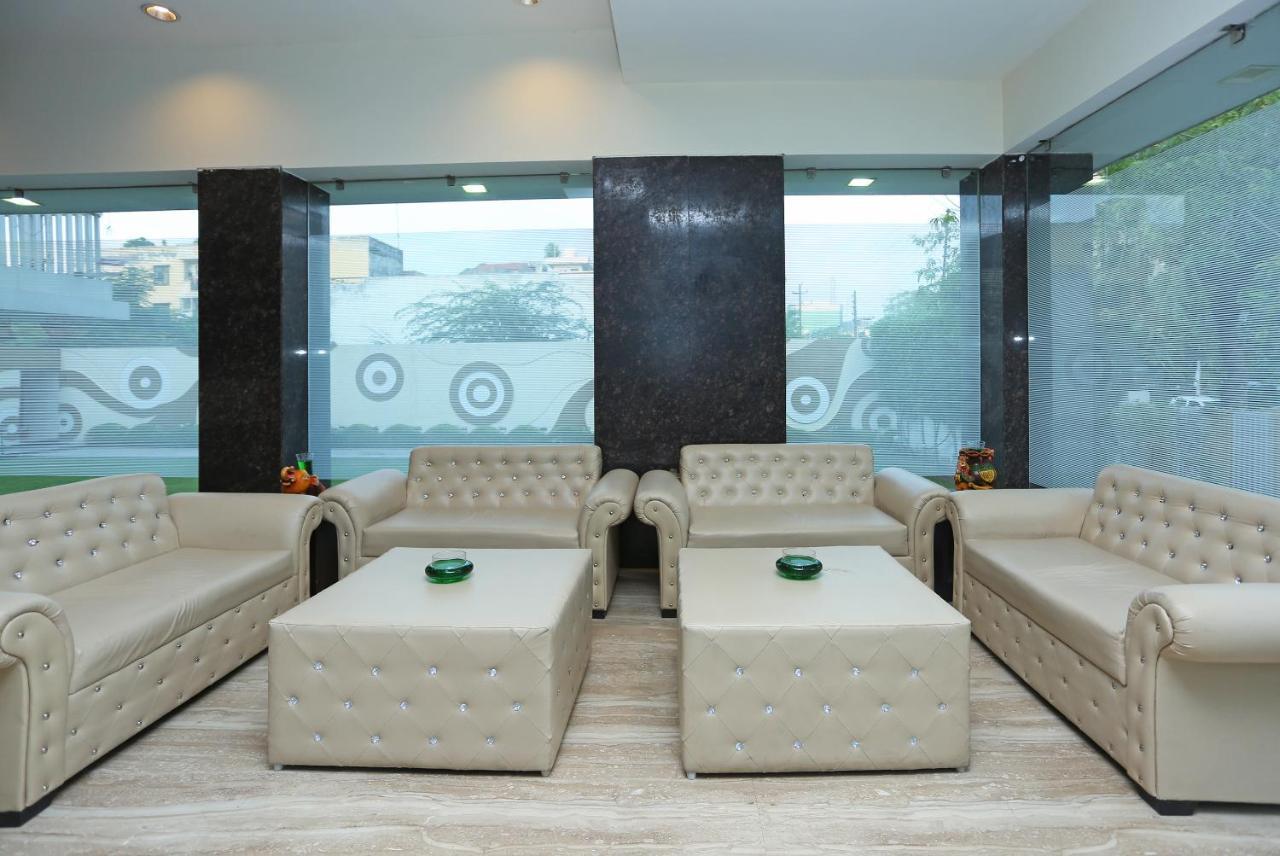 Oyo 9178 Hotel New Central Park Ghaziabad Eksteriør bilde